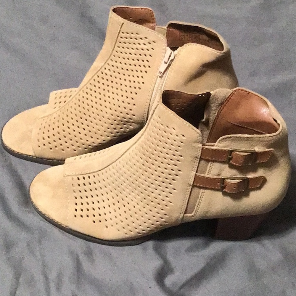 Vionic booties